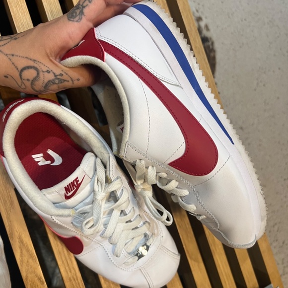 SOLD NIKE Cortez SIZE 8 M/ 10 W - Picture 4 of 12